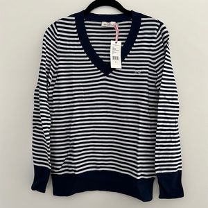 NEW WITH TAGS Vineyard Vines v-neck sweater